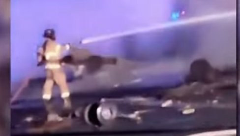 DRAMA U SAN DIJEGU: Avion se srušio na naselje (VIDEO)