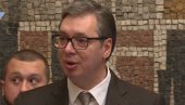 DA SVOJU SRBIJU NIKADA NE NAPUSTITE: Predsednik Vučić uručio ugovore o zaposlenju najuspešnijim diplomcima medicinskih škola (FOTO/VIDEO)