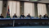 PETKOVIĆ RAZGOVARAO SA SRBIMA SA KiM: Meštani iz više opština došli u Beograd kako bi izneli svoje probleme (FOTO/VIDEO)
