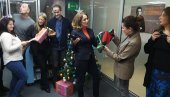 TAJNI DEDA MRAZ: Brankica Janković dobila poklone koji dokazuju da je saradnici dobro poznaju