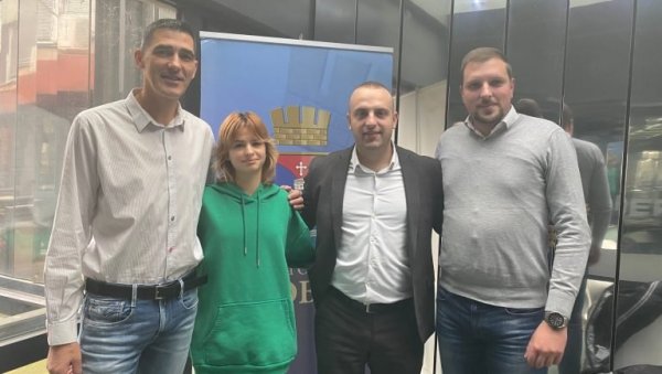 ПРИЈЕМ ЗА ПРВАКИЊУ У ТРОСКОКУ: Теодора Боберић и Драгутин Топић гости ГО Раковица