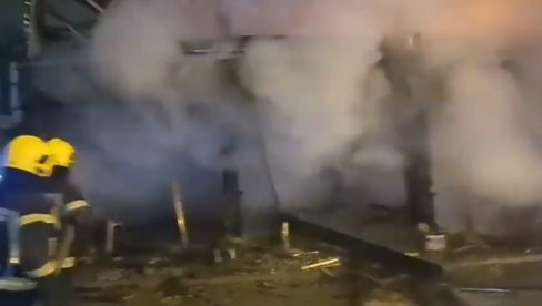 IMA POVREĐENIH U EKSPLOZIJI NA NOVOM BEOGRADU: Restoran potpuno izgoreo, traje borba sa vatrenom stihijom (VIDEO)