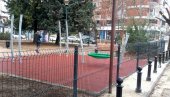U SUNČANOM PARKU U POŽAREVCU: Obnovljeno i ograđeno dečje igralište