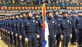 МУП ЈАЧИ ЗА 1.024 ПОЛИЦАЈЦА: У Новом Саду промовисане четири класе Центра за основну полицијску обуку