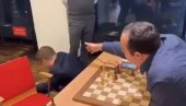 TEŠKA POVREDA NA ŠAHU: Poljak odigrao potez - pa pao sa stolice u neverici (VIDEO)