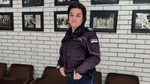 НАСМЕЈАНА, А ОПАСНА: Радојка Марков (43) је мајка троје деце и полицајка у Сурдулици (ФОТО)