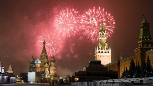 TRADICIONALNO: Moskva ušla u 2022. godinu uz velike vatromete