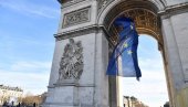 SKANDAL U FRANCUSKOJ: Uklonjena zastava EU sa Trijumfalne kapije