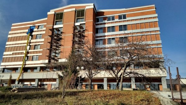ЗА БОЉИТАК ПАЦИЈЕНАТА: Пиротска Општа болница добила вредну опрему и средства