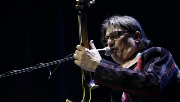 РАМБО ТРАЖИО 500 ЕВРА: Непознати детаљи из емисије Недељом у два