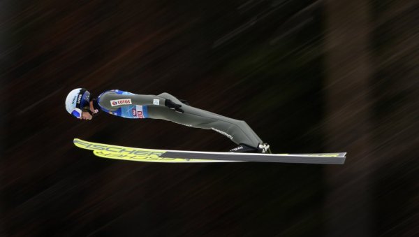 ПУКО МУ ФИЛМ: Шампион напрасно напустио Четири скакаонице, а разлог...