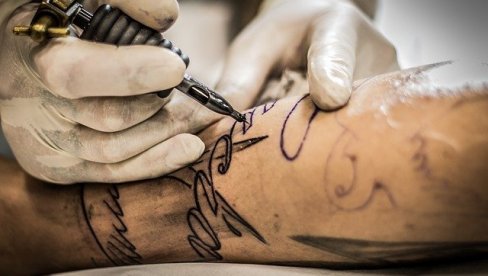 STUPILA NA SNAGU ODLUKA EU: Zabranjena upotreba nekih mastila za tetoviranje
