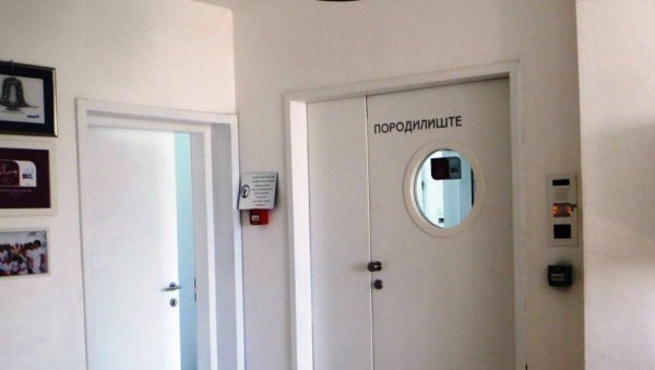 ПРВИМ БЕБАМА ПО 50.000 ДИНАРА: У Параћину за три дана рођене три девојчице и два дечака