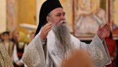 NEKA DECA BUDU VEĆI LJUDI OD NAS! Mitropolit Joanikije na Božićnoj liturgiji u Podgorici pozvao vernike na mir i slogu