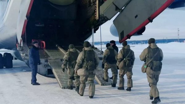 СТАВЉЕН ПОД КОНТРОЛУ: Руски мировњаци и казахстанска полиција преузели аеродром у Алма Ати