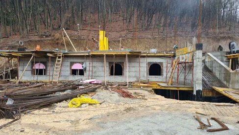СМЕШТАЈ ЗА 120 ЉУДИ: Помоћ за градњу конака у манастиру Тумане