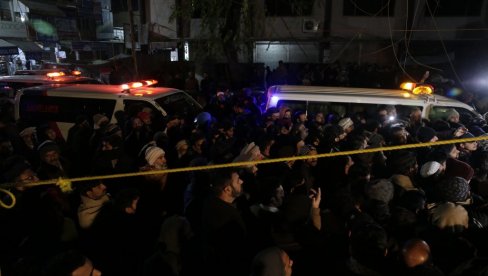BOMBAŠKI NAPAD U PAKISTANU: Poginuo jedan civil, 14 osoba povređeno