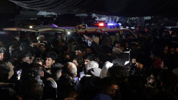 ЖЕЛЕ ДА СМЕНЕ ПРЕМИЈЕРА: Поднесите оставку за 24 сата и суочите се са нама на изборима