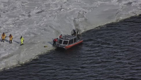 SPASENE 34 OSOBE: Ostali na santi leda koja se odvojila od obale