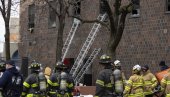 ПОЖАР У СОЛИТЕРУ: Скоро 40 људи повређено је у Њујорку, двоје критично