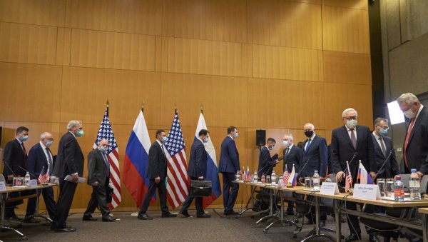 ПРВИ ДЕТАЉИ РАЗГОВОРА У ЖЕНЕВИ: Шефови руске и америчке делегације се нису руковали