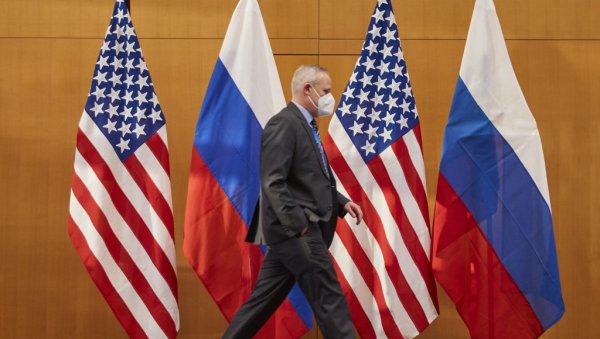ДА СЕ ИЗБЕГНУ НЕДОУМИЦЕ: Русија на састанку у Женеви „сажвакала“ своје предлоге Америци