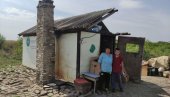 IZ HLADNJAČE U TOPLI DOM: Petočlana porodica Ralić-Stojanović dobila kuću u Starom Lecu kod Plandišta