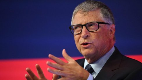 BIL GEJTS UPOZORAVA: LJudi za ova zanimanja neće biti potrebni, veštačka inteligencija sve preuzima