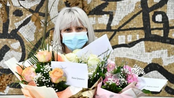 НАЈАВА БЕРИЋЕТНЕ ГОДИНЕ: Краљевчани даровали и прве три божићне бебе у граду на Ибру