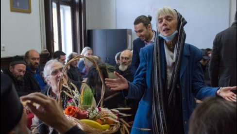 TEŽAK ŽIVOT - PORAZ DRUŠTVA: Stanovnici Crne Gore smatraju da država treba da pomogne Vesni Pećanac