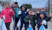 ОСТВАРЕН НОВОГОДИШЊИ САН: Већ четврту годину заредом група људи доброг срца измамила осмехе деци из угрожених подручја на Косову и Метохији