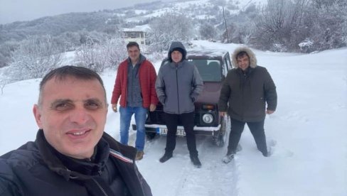 PUT U ŠLJIVICI PROHODAN: Članovi Opštinskog veća Rekovac obišli planinsko selo