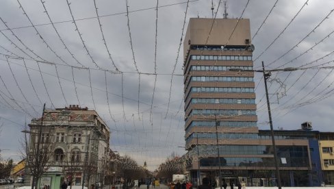 ДОЧЕК НА ТРГУ УЗ ТРУБАЧЕ: Прослава српске Нове године у Зрењанину