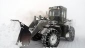 УВЕК СПРЕМНИ ДА ПОМОГНУ НАРОДУ: Војскa Србије ангажована на рашчишћавању снежних наноса са путева