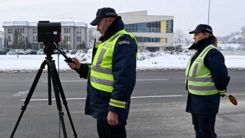 VOZILI DROGIRANI I PIJANI: Policija iz Sremske Mitrovice isključila više vozača iz saobraćaja