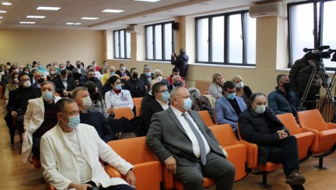 PODRŠKA U VREME KORONA KRIZE: Uručene zahvalnice za doprinos radu Opšte bolnice u Leskovcu