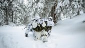ПАДОБРАНЦИ У ИЗВИЂАЊУ: Погледајте како изгледа зимска обука 63. падобранске бригаде ВС на Копаонику (ФОТО)