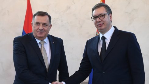 VUČIĆEVA ČESTITKA DODIKU: Ovim rečima je predsednik Srbije čestitao Dan Republike Srpske