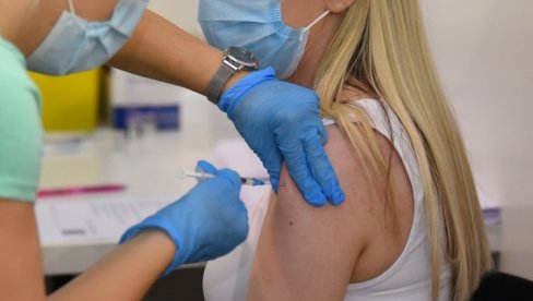 ВЕЛИКО ИНТЕРЕСОВАЊЕ ЗА ВАКЦИНАЦИЈУ ПРОТИВ ГРИПА: На располагању су две врсте вакцина