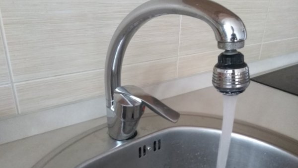 ЗБОГ ЗДРАВСТВЕНЕ НЕИСПРАВНОСТИ: У Триброду и Камијеву вода забрањена за пиће