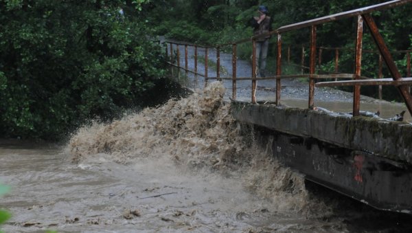 ГРАДИ СЕ 21 МОСТ: Краљевчани обнављају саобраћајну инфраструктуру оштећену поплавама