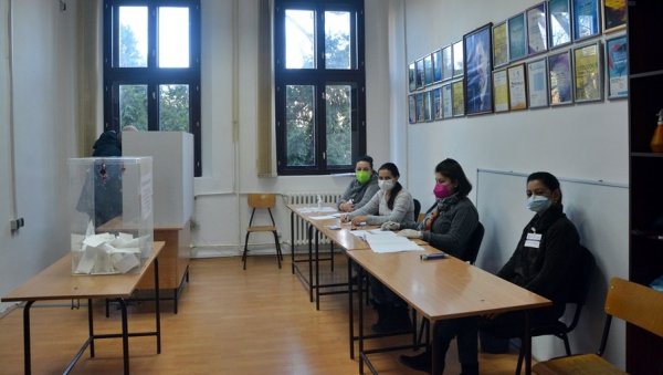 РЕЗУЛТАТИ РЕФЕРЕНДУМА: У Неготину 75,4% гласача заокружило да, Kладову 70,1%, Мајданпеку 63,1 а Бору 52,3%