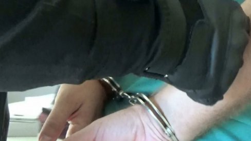 LAŽNOM VOJNOM POLICAJCU ODREĐEN PRITVOR: D.S. iza rešetaka zbog napastvovanja maloletnica