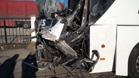 UŽASNA NESREĆA U BUGARSKOJ: Povređeno 29 putnika s Kosmeta, autobus smrskan! (VIDEO)
