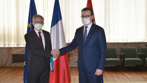 NASTAVAK REPRESIJE NAD SRPSKIM NARODOM: Petković informisao francuskog ambasadora o situaciji na Kosovu i Metohiji