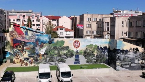 ISTORIJA JUNAŠTVA NA 400 KVADRATA: Mladi umetnik Lazar Krpović oslikao mural na zidu dvorišta Komande Kopnene vojske Srbije u Nišu