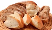 ТРИК: Како да хлеб стар дан-два буде поново свеж?