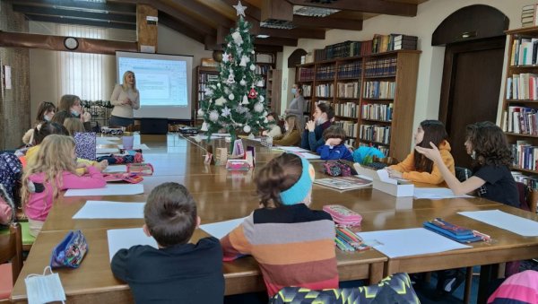 ОЖИВЕЛИ СЛИКЕ РЕЧИМА: Радионица стрипа за основце у врњачкој библиотеци