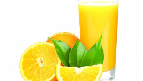 IDEALAN ZA PUŠAČE: Sok pomorandže dobar kad se prejedete, a čisti i telo od toksina