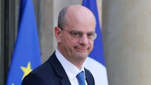 SANITARNI PROTOKOL POD SUNCEM IBICE: Kritike francuskom ministru obrazovanja jer je mere oko kovida 19 za škole pravio na Balearima